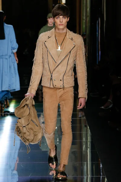 Look 14